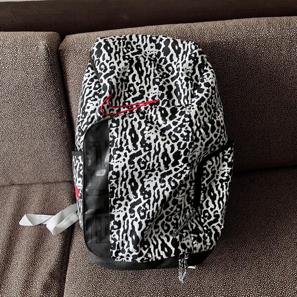 Nike basketball elite bag